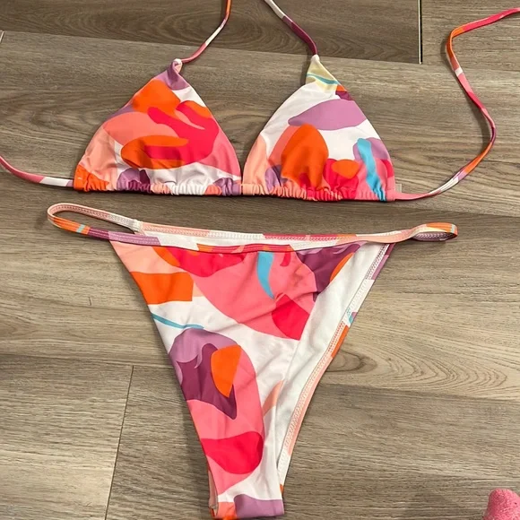 Two piece bikini swimsuit size large - Picture 1 of 5